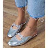 Gemre Silver closed-toe sandals on a flat sole Matila | Shoptok.si