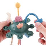 Petite&Mars crazy planet aktivna igračka 6 m+ Misty Green 1 kom | shoptok.hr
