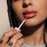 Not So Funny Any Glossy Lips oljast sijaj za ustnice odtenek Catfish 4 ml | Shoptok.si