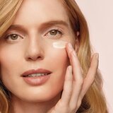 Shiseido Benefiance Wrinkle Smoothing Eye Cream hralnilna krema za predel okoli oči za zmanjšanje gub 15 ml | Shoptok.si