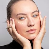 Antipodes Kiwi Seed Gold krema za osvetljevanje predela okoli oči z zlatom 30 ml | Shoptok.si