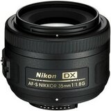 Nikon 35mm f/1.8G AF-S DX cene