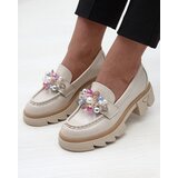 Resti Lacquered beige moccasins for women Geloppa- Footwear | ePonuda.com