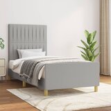 The Living Store Posteljni okvir z vzglavjem svetlo siv 90x200 cm blago - Posteljni Okvir Z Vzglavjem, (21531438) | Shoptok.si