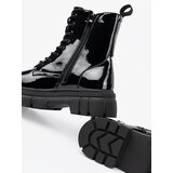 Shelvt Black patent workers on a massive sole | Eponuda.ba