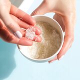 Ahava Dead Sea Salt Soothing Eucalyptus mineralna sol za kopel iz Mrtvega morja 907 g | Shoptok.si