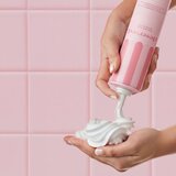 DESERVED Whipped Shower Foam Strawberry Milkshake pena za prhanje za telo 250 ml | Shoptok.si