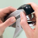 Dymo reliefni trak za graviranje , 9 mm, bela na črni | Shoptok.si