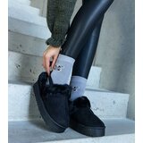 Gemre Black platform slippers decorated with fur and with an elastic band at the heel Frank | Shoptok.si