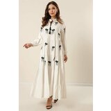 By Saygı Tie-down collar with floral embroidery and elasticated sleeves. Comfortable fit. Long Viscose Dress in Ecru. Cene