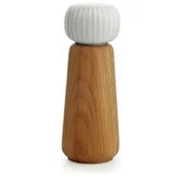 Kähler Design Mlinček za začimbe iz hrastovega lesa z belimi porcelanastimi detajli Hammershoi, višina 17,5 cm