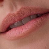 Catrice Blur-Real črtalo za ustnice odtenek 060 Curved 0.8 g | Shoptok.si