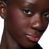 MAC Cosmetics Skinfinish Colourstruck rdečilo odtenek Sinner 4.5 g | Shoptok.si