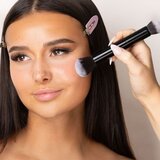 Brushworks duo četkica za nanošenje pudera i blendovanje no. 6