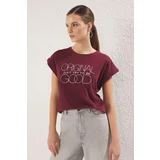 Trendyol Claret Red Slogan Embroidered Fitted/Fits Body Knitted T-Shirt