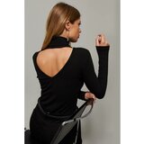 Cool & Sexy Women's Black Back V Turtleneck Blouse Cene