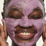 OLEHENRIKSEN Balance+ Violet Ice Cold Plunge Pore Mask razstrupljevalna in čistilna maska 90 g | Shoptok.si