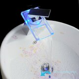 EYN LED armatura za kopalnico xl8002 | LED kopalniška pipa z odprtim slapom | Shoptok.si