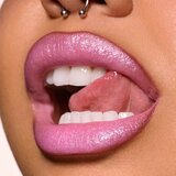 MAC Cosmetics Dazzlelips Crayon svjetlucavi ruž za usne u olovci nijansa Spaced Out 1.8 g | shoptok.hr