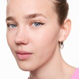 Essence Flick It! precizni ajlajner sa četkicom, vodootporan 01 Black | Eponuda.com
