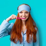 Foreo ISSA™ 4 Smile električna zobna ščetka za otroke od 5 let Wild Strawberry 1 kos | Shoptok.si