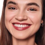 Essence satin GLOW Kremasti ruž sa satenskim odsjajem nijansa 06 Deja-brew 3.5 g | shoptok.hr
