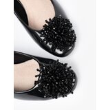 GOODIN Lacquered pumps with a striking decoration | ePonuda.com