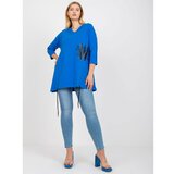 Fashion Hunters Dark blue long plus size blouse with a print Cene