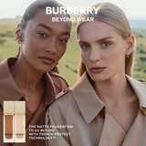 Burberry Beyond Wear Perfecting Matte Foundation tekoči puder z mat fini&amp;scaron;em odtenek Light Neutral 45 30 ml Slike