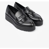 Shelvt Elegant black loafers with a thick sole | ePonuda.com