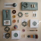 Mushie Finger Toothbrush dječja četkica za zube na prst Shifting Sand/Cambridge Blue 2 kom | shoptok.hr