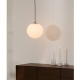 Kave Home Bela/črna kovinska viseča svetilka s steklenim senčilom ø 30 cm Brisia – | Shoptok.si