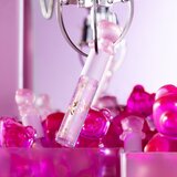 Essence Beary much! olje za ustnice z bleščicami odtenek 01 RaspBeary Kiss 2.8 ml | Shoptok.si
