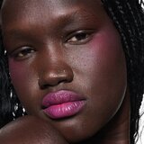 MAC Cosmetics Powder Kiss Lip + Cheek Mousse večnamensko ličilo za ustnice in lica odtenek Make It Fashun! 5 ml | Shoptok.si