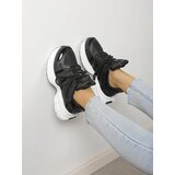 Resti Women's sporty sneakers on a thicker sole Loness | Shoptok.si