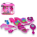 Magic Toys Lepotilni set s čevlji, ličili in frizerskimi pripomočki v torbici | Shoptok.si