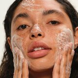 OLEHENRIKSEN Balance+ Daily D-Clog Pore-Clearing Cleanser gel za čišćenje sa salicilnom kiselinom 60 ml | shoptok.hr