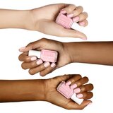 Essie Nails lak za nohte odtenek 17 Muchi Muchi 13.5 ml | Shoptok.si