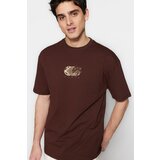 Trendyol Plus Size Brown Men's Relaxed/Comfortable Cut 100% Cotton Printed T-Shirt Cene