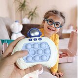 Woopie igra Pop it astronaut | shoptok.hr