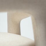 DAN-FORM Denmark Bež jedilni stol z nasloni za roke Splendor – | Shoptok.si