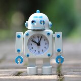 Generic prikupna robotska budilka, rdeča, (21132423) Cene