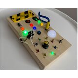  Drvena Montessori ploča s prekidačima i LED svjetlima, 20 cm | shoptok.hr