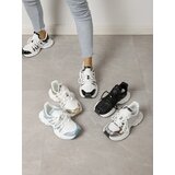 Resti Women's sporty sneakers on a thicker sole Loness | Shoptok.si