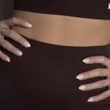 Nails Inc. NailingLife Press-On Nails umetni nohti odtenek So Selena Nude Ombré Effect 33 kos | Shoptok.si