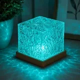 LED lampa s projekcijom valova