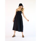 Reserved Midi haljina od muslina - crno | shoptok.hr