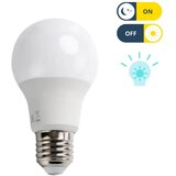 Aigostar LED sijalka s senzorjem svetlobe (dan/noč) E27 A60 8W 6500K | Shoptok.si