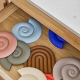 OYOY Living Design Silikonski stalak za suđe 15x16,5 cm Nautilus – | shoptok.hr