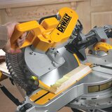 Dewalt DWS780 potezna testera | Eponuda.com